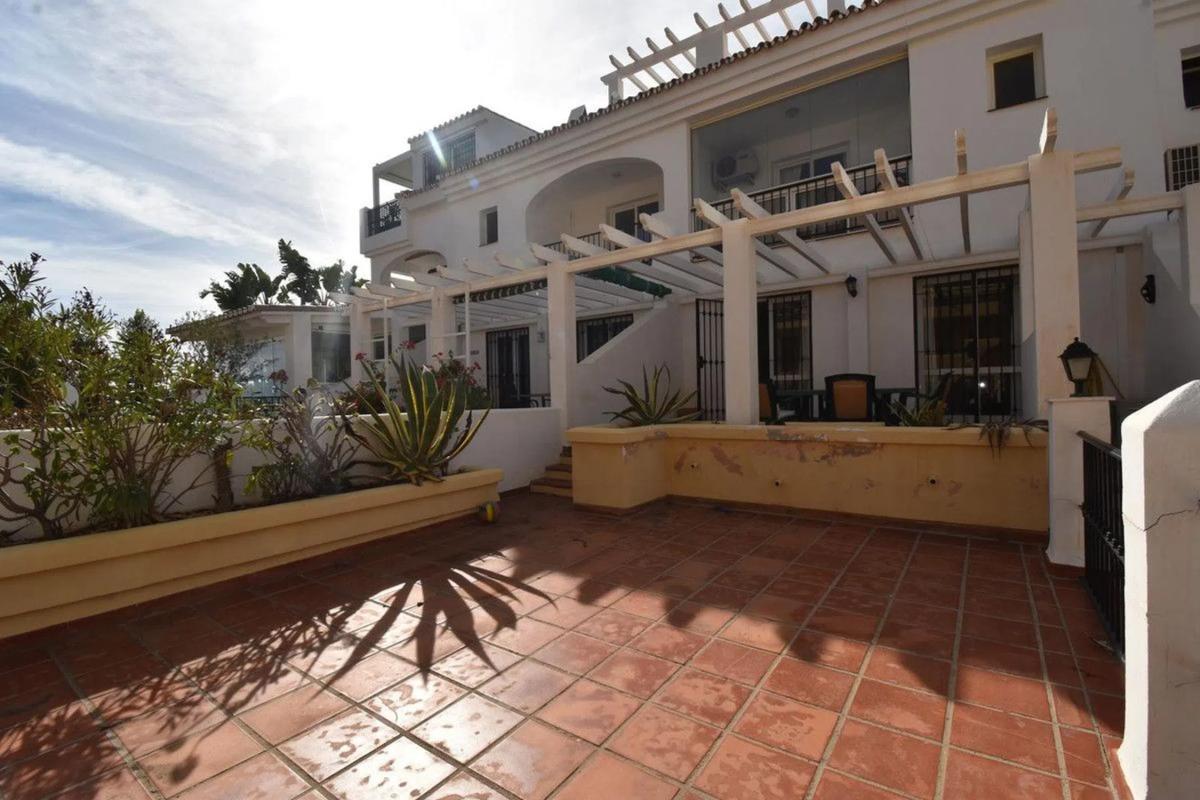 Venta de chalet adosado en  Torreblanca del Sol , Fuengirola photo 2