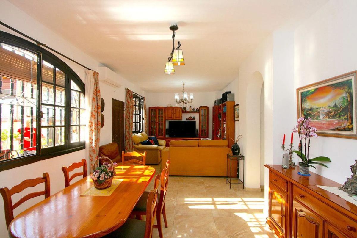 Venta de piso en Avenida Margaret Pitarch, Fuengirola
 photo 2
