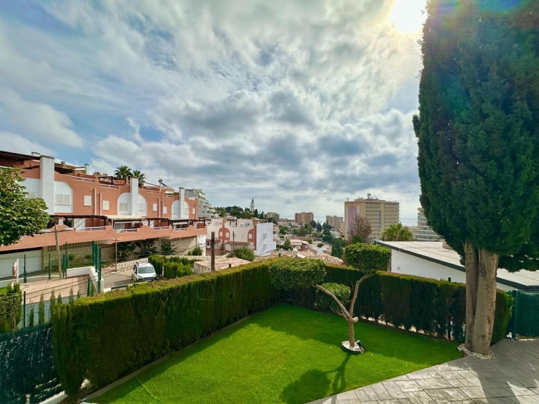 Venta de chalet independiente en Calle los Helechos, Fuengirola
 photo 2