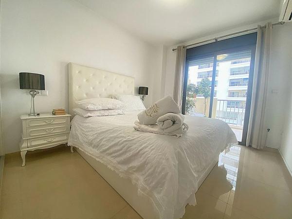 Продажа квартиры на Calle Martínez Catena, Фуэнхирола
photo 1