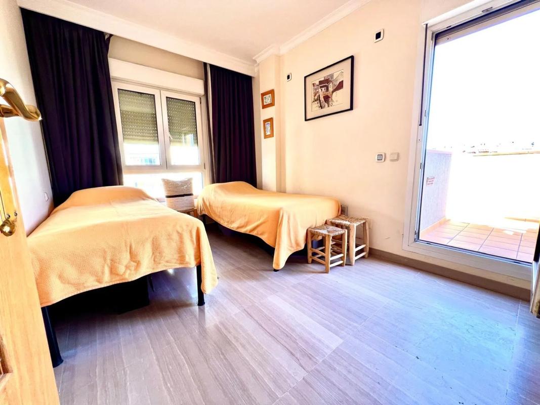 Venta de piso en CL BLANCA PALOMA, 3, Fuengirola
photo 2