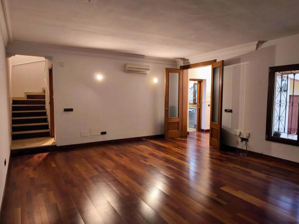 Chalet pareado en calle Antequera thumbnail 1