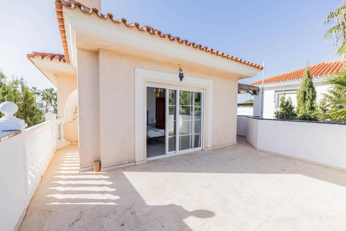 Sprzedaż niezależnego domku jednorodzinnego w Zona Sohail, Fuengirola photo 1