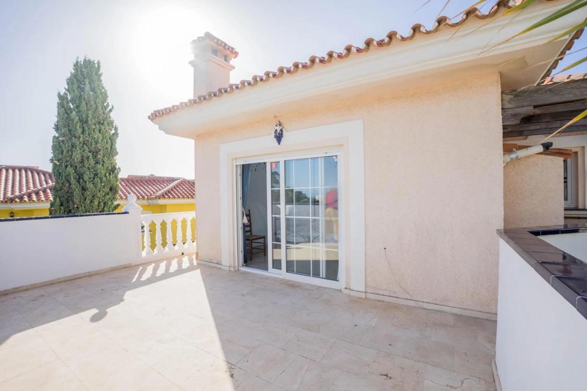 Sprzedaż niezależnego domku jednorodzinnego w Zona Sohail, Fuengirola photo 2