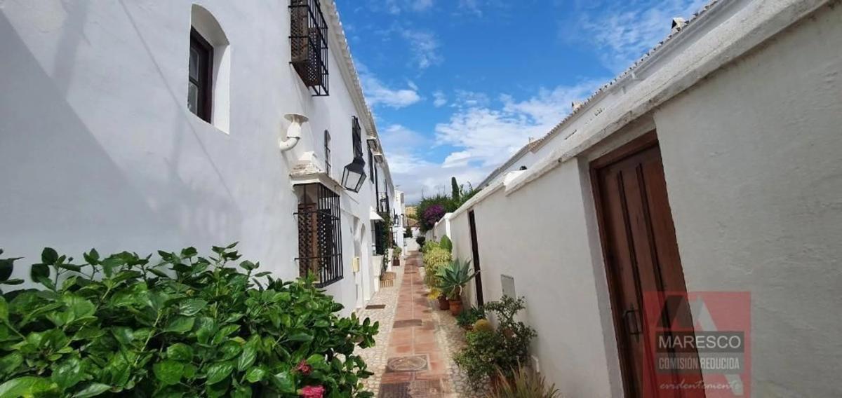 Venta de chalet adosado en Avenida Alcalde Clemente Díaz Ruiz , Fuengirola photo 2