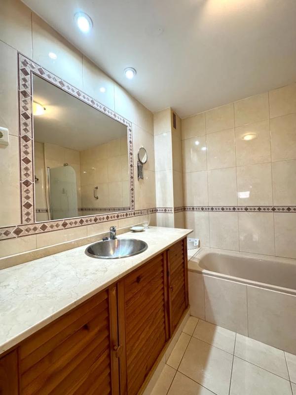 Sale of apartment in Calle Orquídea, Fuengirola
photo 1
