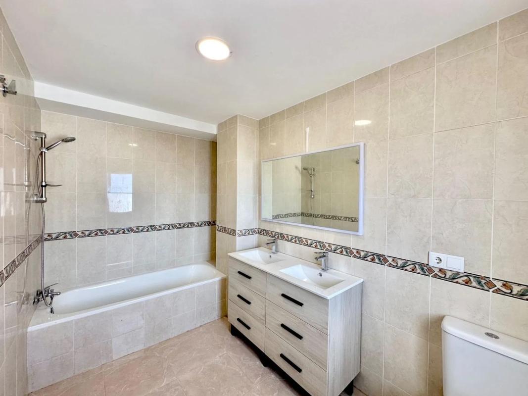 Venta de chalet adosado en Los Boliches , Fuengirola photo 5