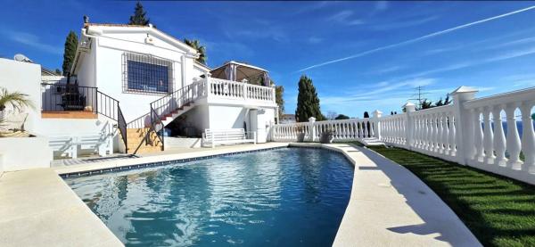 Chalet independiente en venta en Calle Verderón, Fuengirola
 photo 1
