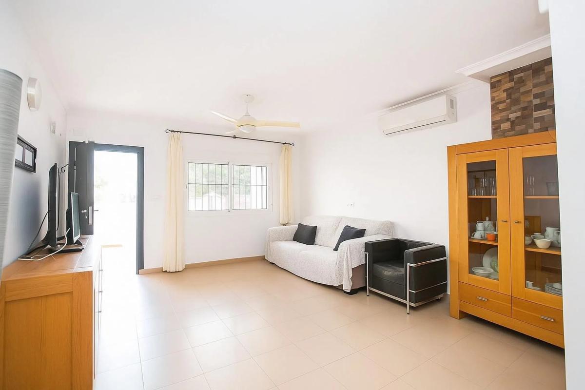 Venta de chalet independiente en Calle Madrid, Fuengirola
photo 1
