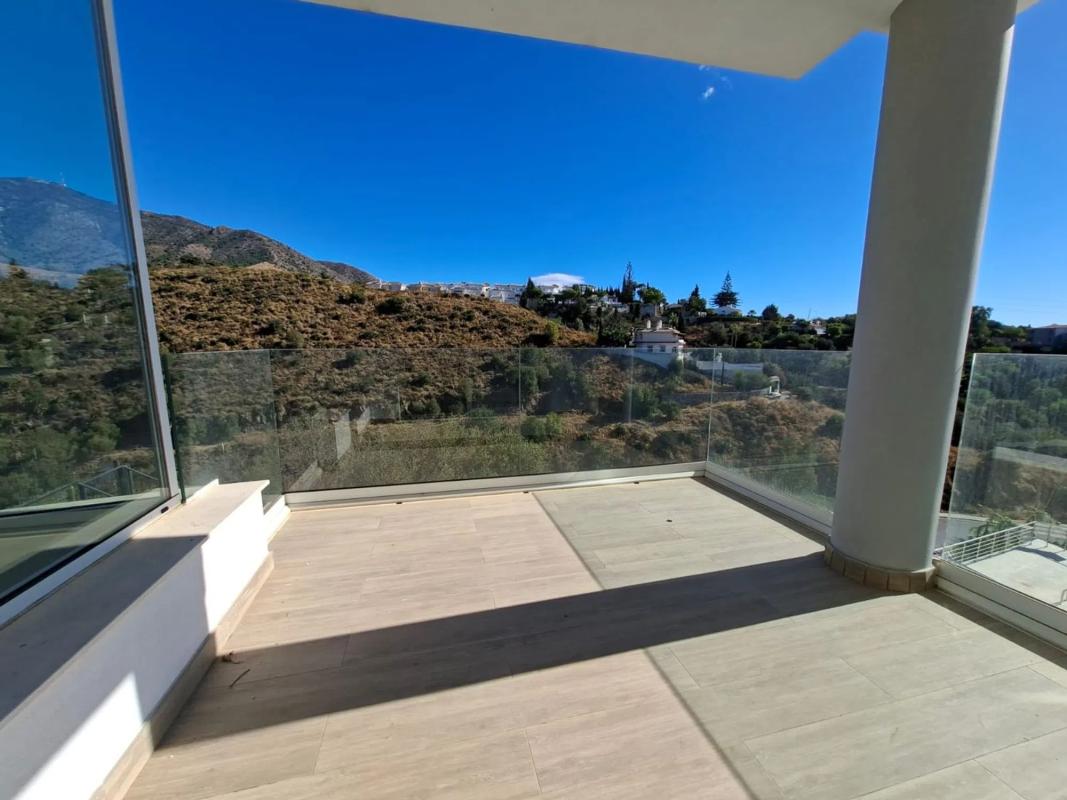 Venta de chalet adosado en Calle Zorzal s/n , Fuengirola photo 3