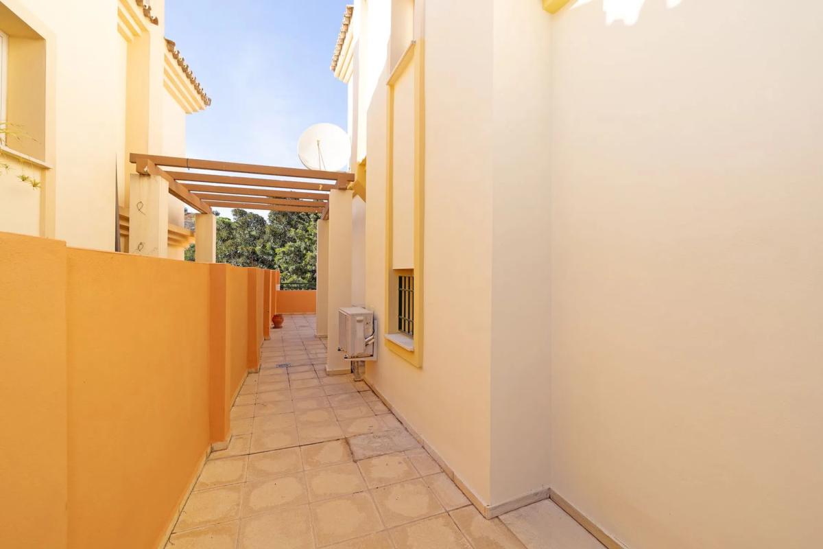 Venta de chalet adosado en Calle Agustína de Aragón , Fuengirola photo 1