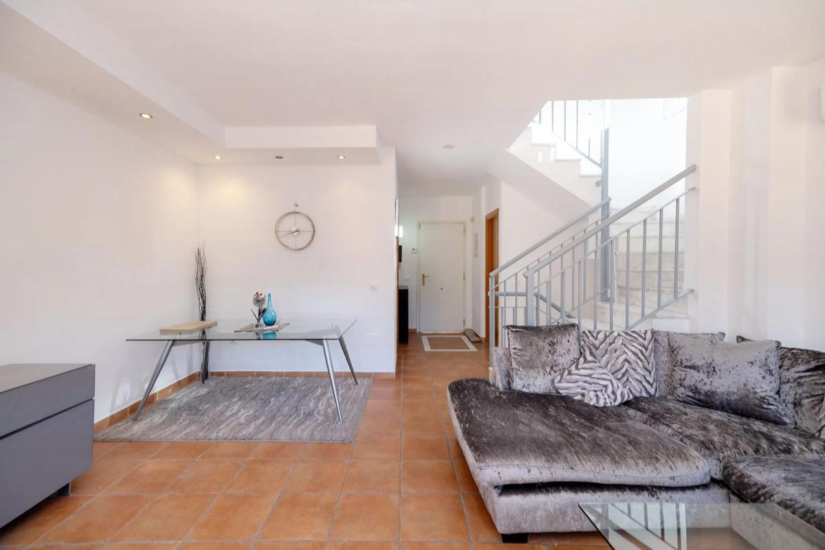 Venta de chalet adosado en Calle Agustína de Aragón , Fuengirola photo 3