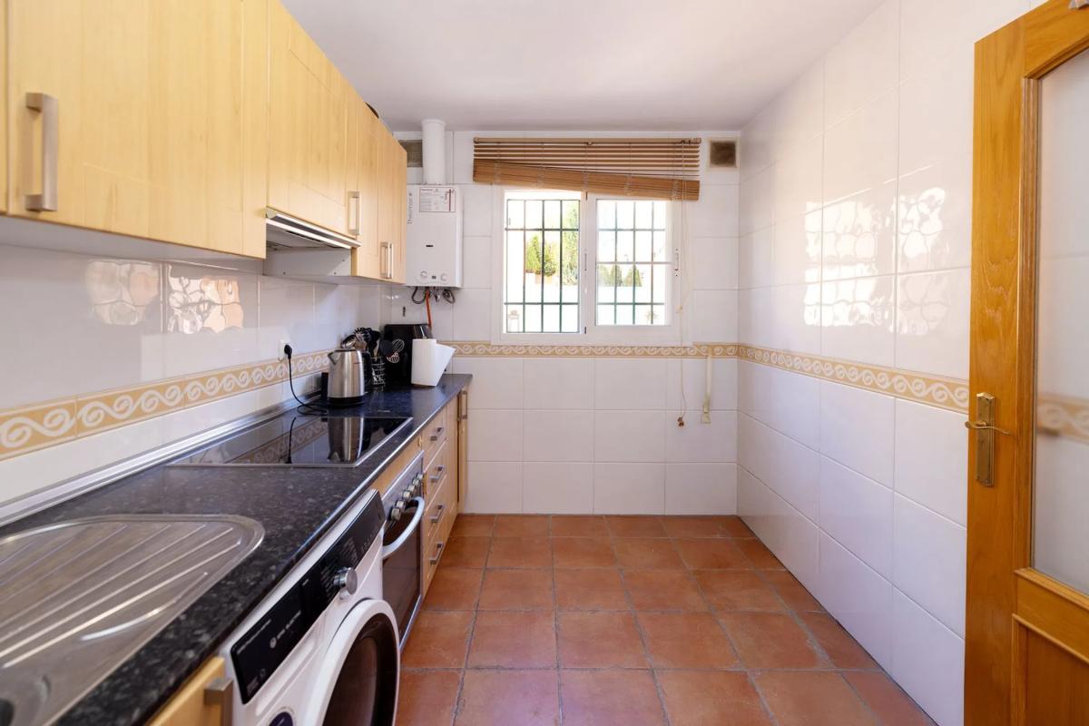 Venta de chalet adosado en Calle Agustína de Aragón , Fuengirola photo 4