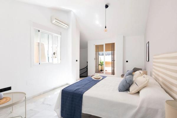 Penthouse for sale at Calle Perdices, Fuengirola photo 1