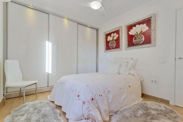 Квартира на продажу на  Calle Francisco de Pizarro, 3, Фуэнхирола photo 2