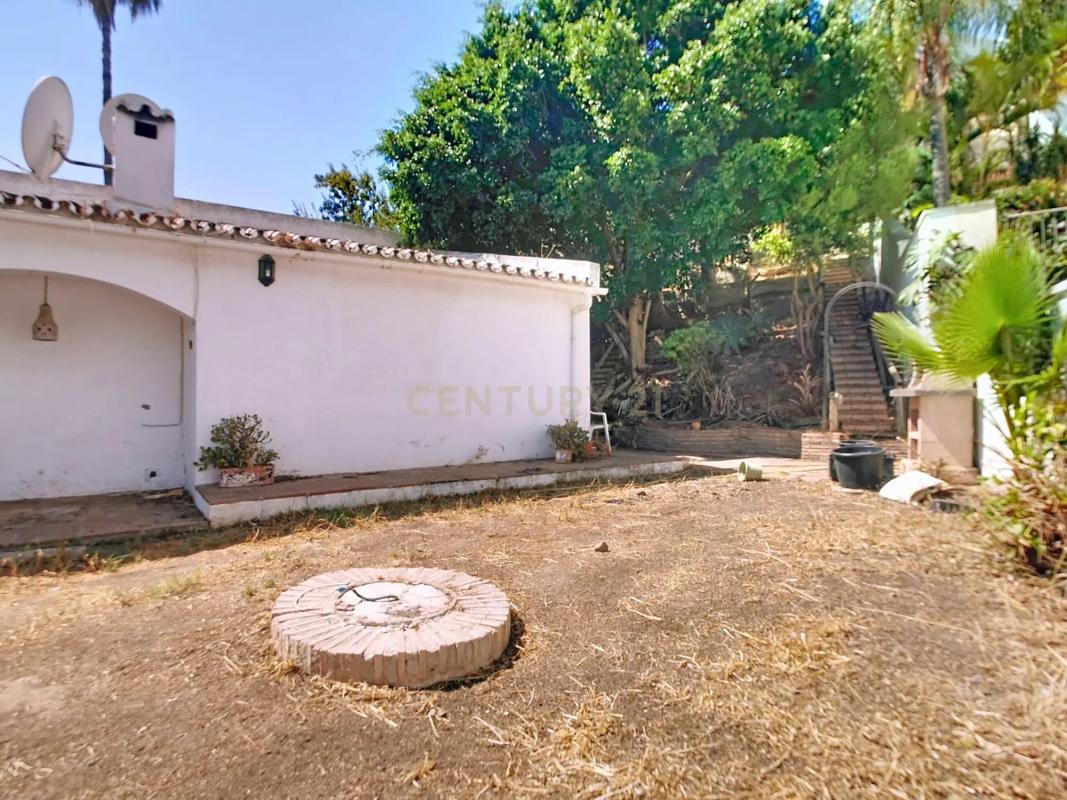 Venta de chalet independiente en Calle Tulipán, 10, Fuengirola
photo 1