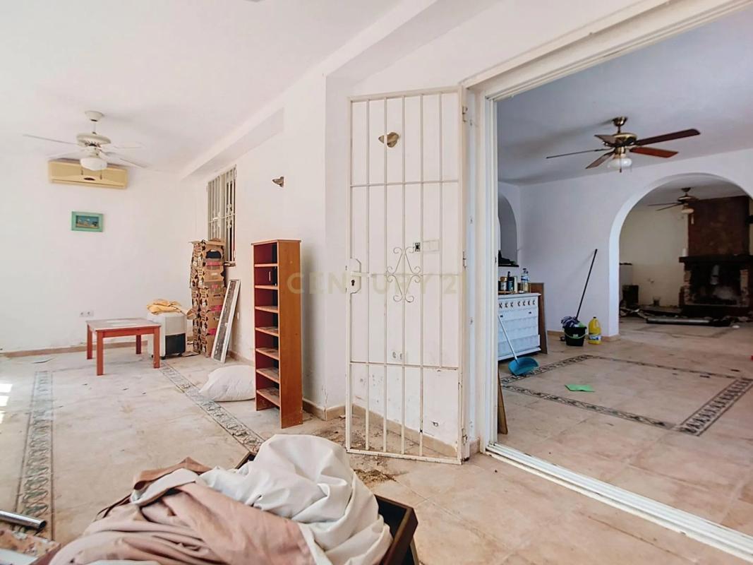 Venta de chalet independiente en Calle Tulipán, 10, Fuengirola
photo 2