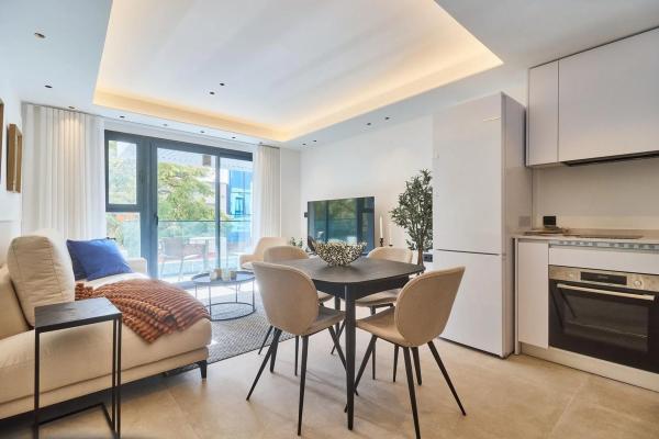 Квартира на продажу на  Avenida Condes de San Isidro, 14, Фуэнхирола photo 1