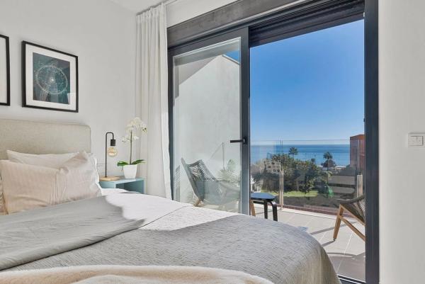 Terraced house for sale at  Calle Algarrobos , Fuengirola photo 1