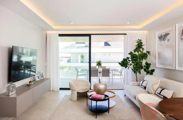 Piso en venta en Zona Sohail, Fuengirola
 photo 1