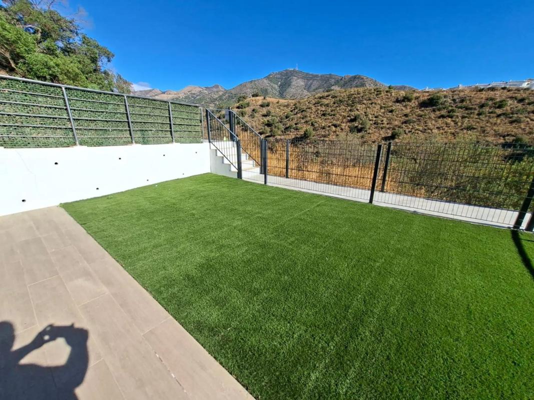 Venta de chalet adosado en Calle Brezos s/n , Fuengirola photo 1
