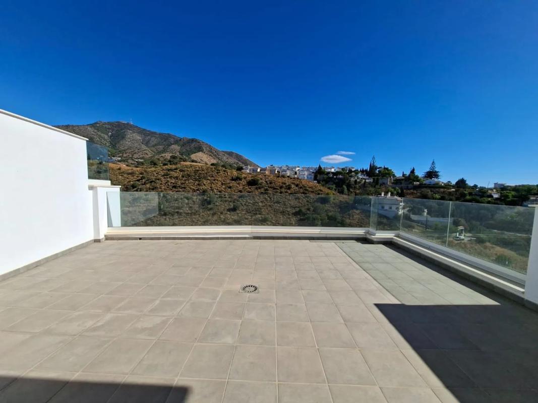 Venta de chalet adosado en Calle Brezos s/n , Fuengirola photo 4