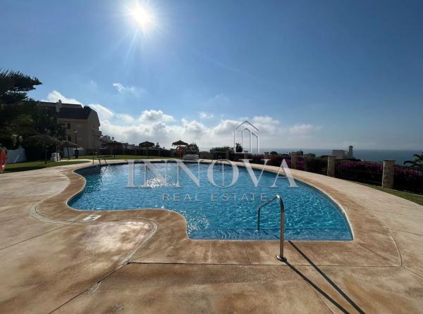 Penthouse for sale at Calle las Tortolas, Fuengirola photo 1