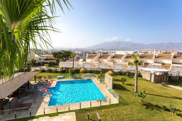 Piso en venta en Arquitectos, Fuengirola
 photo 2
