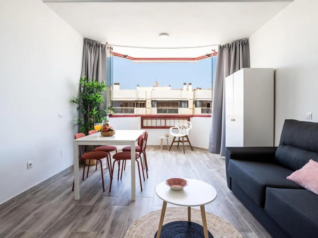 Venta de piso en Calle Martínez Catena, Fuengirola
photo 1
