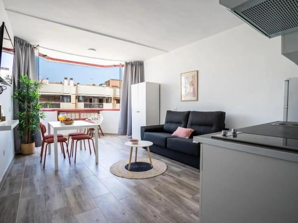 Квартира на продажу на  Calle Martínez Catena, Фуэнхирола photo 3