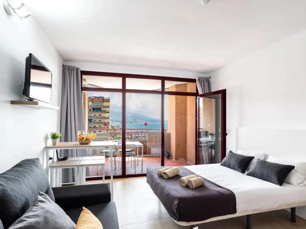 Квартира на продажу на  Calle Martínez Catena, Фуэнхирола photo 4