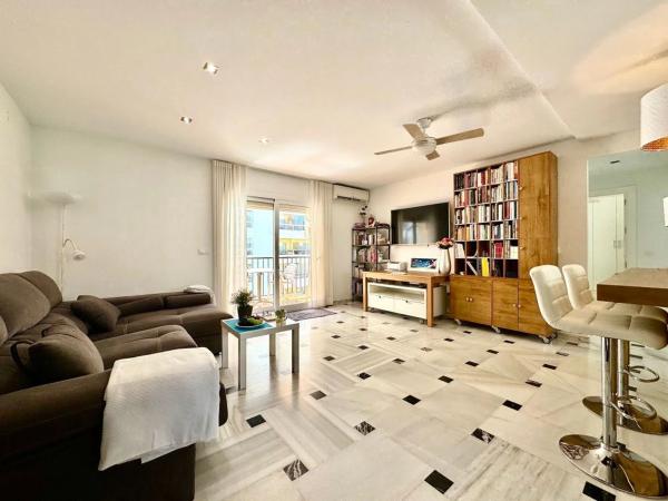 Apartment for sale in Calle Hernán Cortés, 1, Fuengirola thumbnail 2