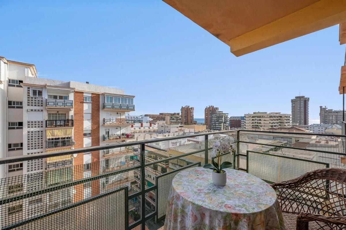 Venta de piso en Calle Hermanos Pinzón, 4, Fuengirola
photo 1