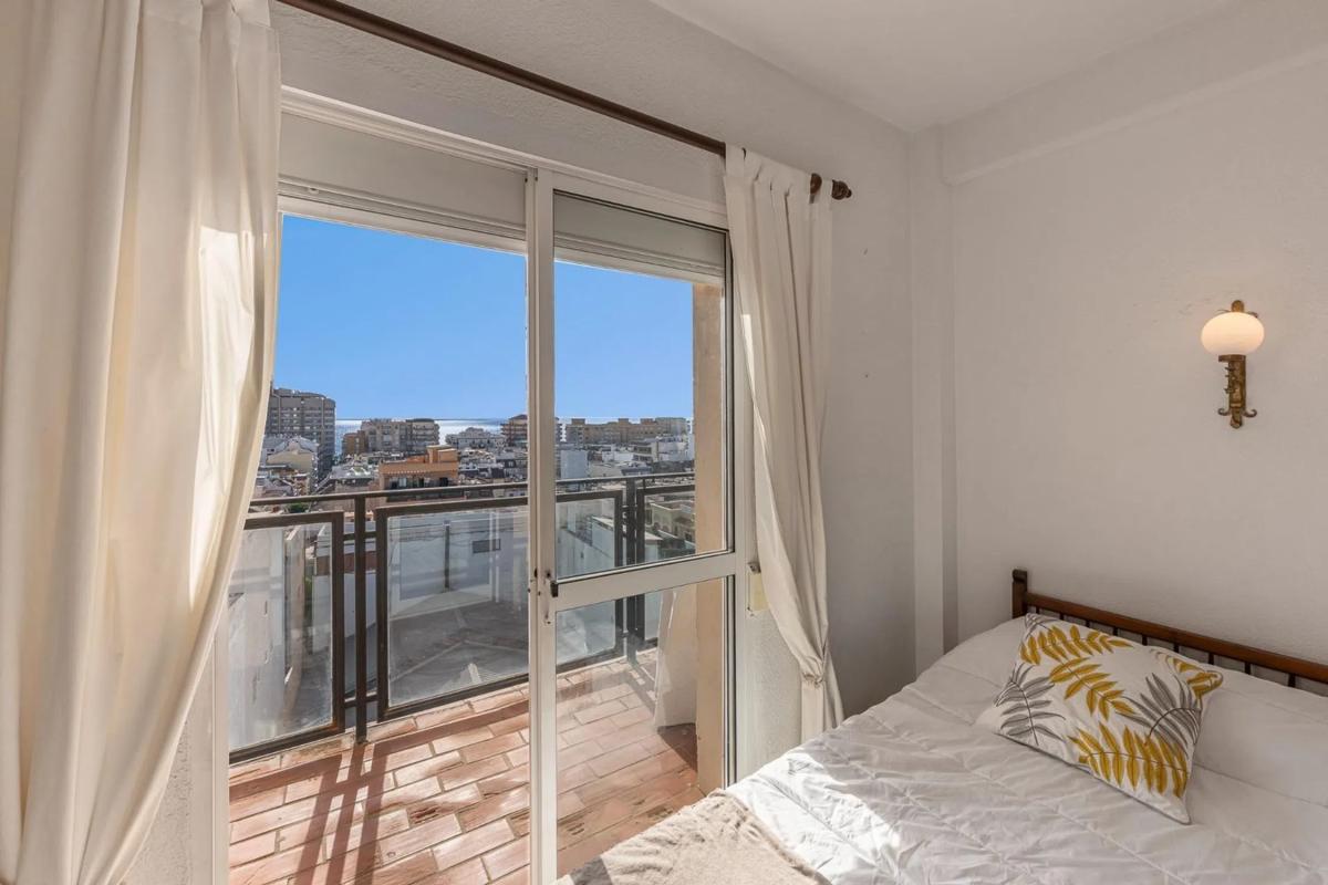 Venta de piso en Calle Hermanos Pinzón, 4, Fuengirola
photo 2