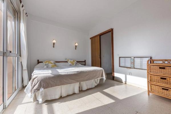 Apartment for sale in  Calle Hermanos Pinzón, 4, Fuengirola photo 4