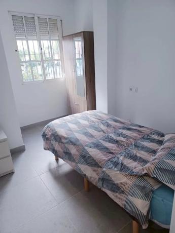 Apartment for sale in Zona Puerto Deportivo, Fuengirola thumbnail 1