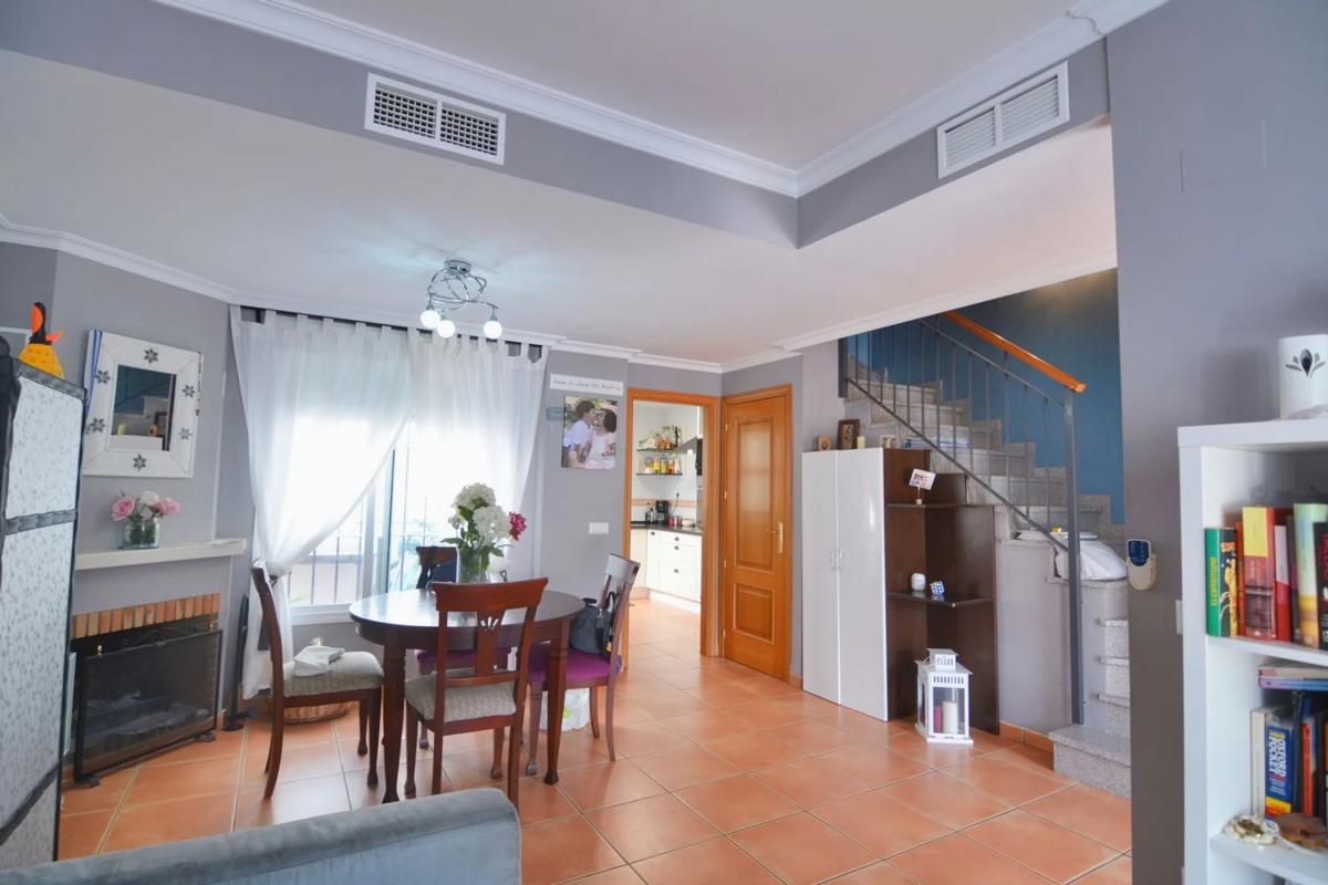 Venta de chalet adosado en CL EUGENIA DE MONTIJO, 2 , Fuengirola photo 2