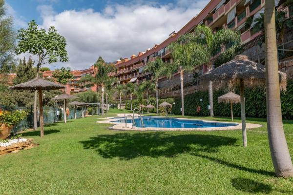 Piso en venta en CL MIRLOS LOS, 1, Fuengirola
photo 1