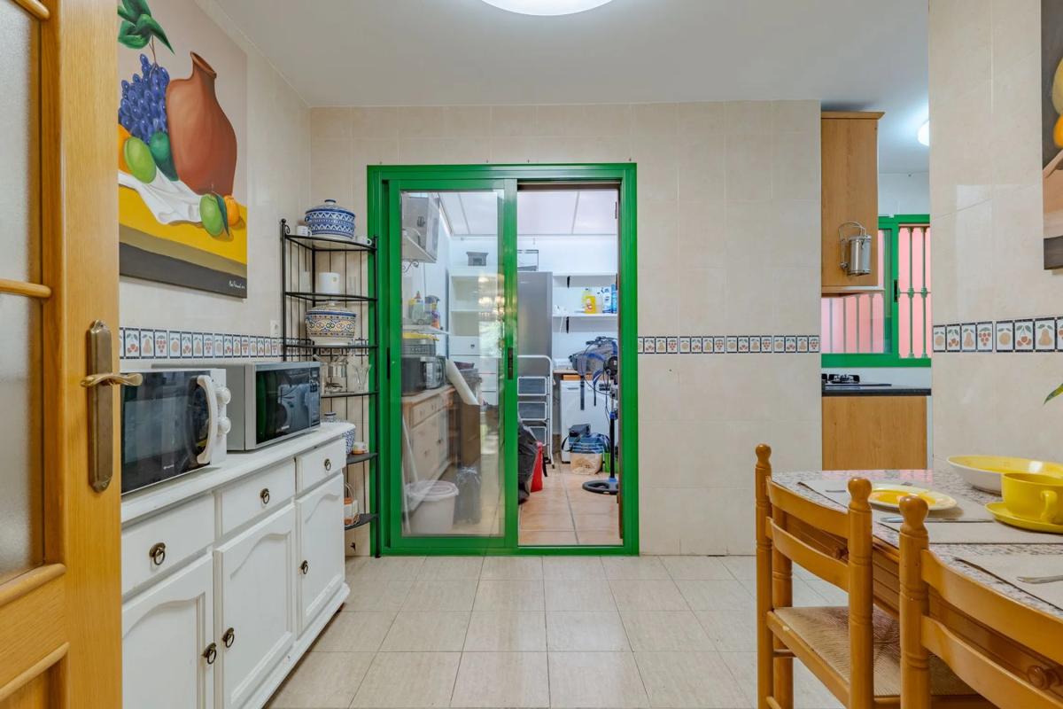 Sale of apartment in CL MIRLOS LOS, 1, Fuengirola
 photo 2