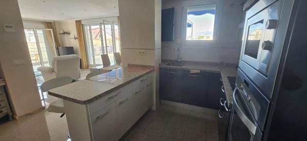 Ático en venta en Zona Puerto Deportivo, Fuengirola thumbnail 1