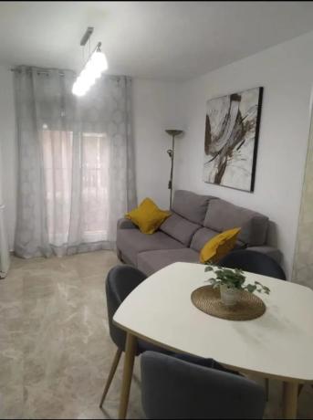 Apartment for sale in Zona Puerto Deportivo, Fuengirola thumbnail 1