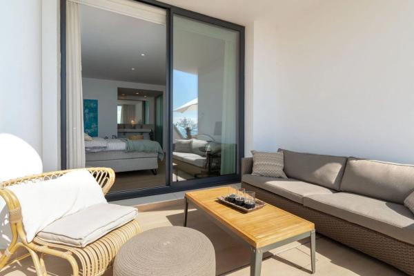 Piso en venta en Avenida 8 de Marzo, Fuengirola
 photo 1