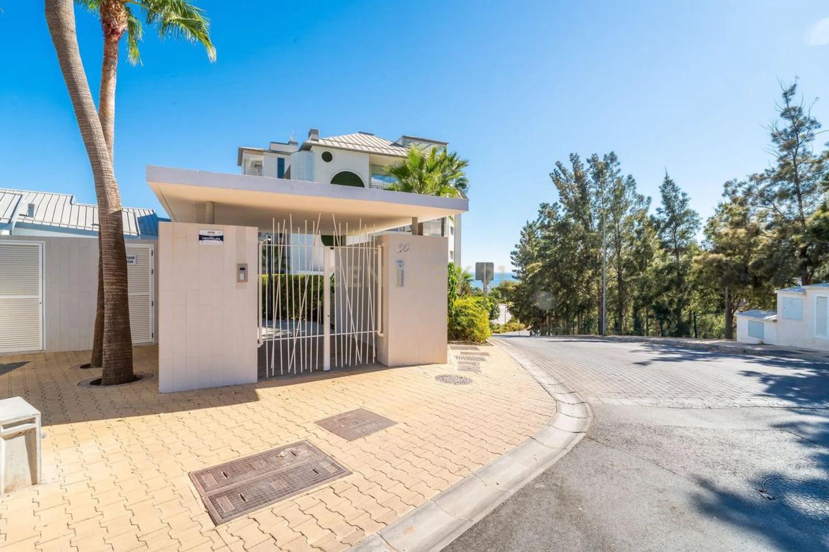 Sale of apartment in Avenida del Higuerón, 80, Fuengirola
photo 2