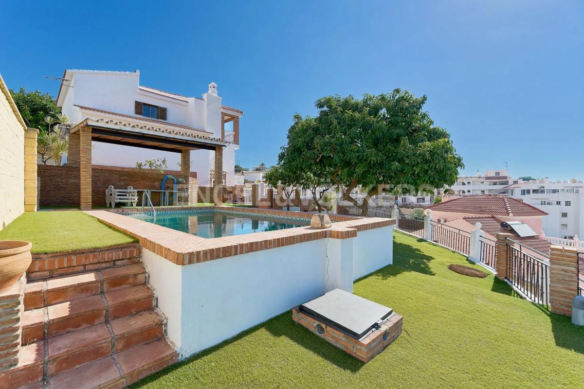 Venta de chalet independiente en Calle Alhelí, Fuengirola
 photo 3
