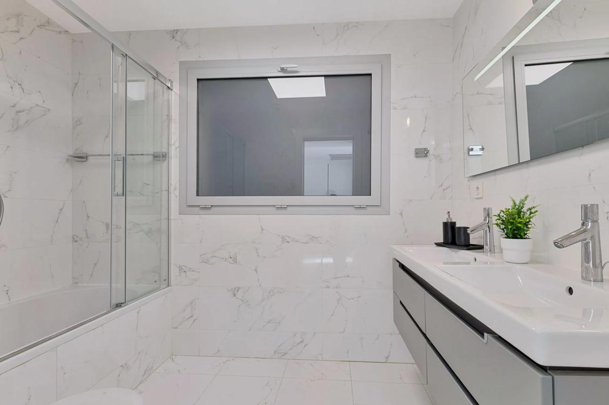 Sale of apartment in Avenida del Higuerón, Fuengirola
photo 3