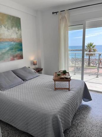 Apartment for sale in Paseo Marítimo Rey de España, Fuengirola thumbnail 2