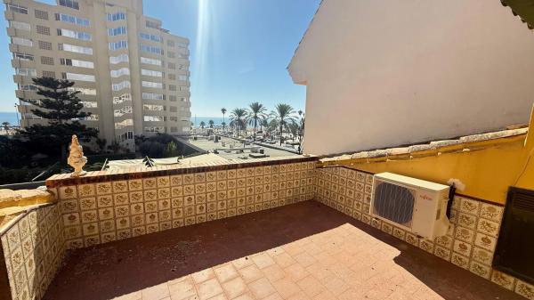 Chalet independiente en venta en Calle Cañuelo, Fuengirola
thumbnail 1