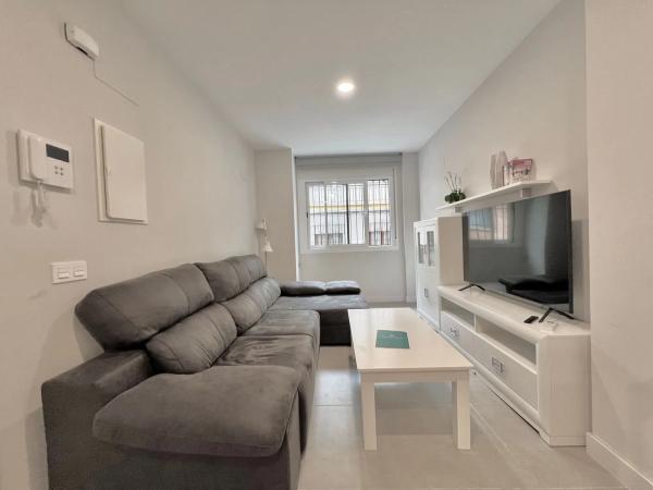 Apartment for sale in Calle Palangreros, Fuengirola thumbnail 2