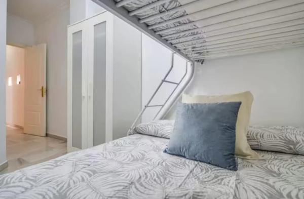 Apartment for sale in Zona Puerto Deportivo, Fuengirola photo 1
