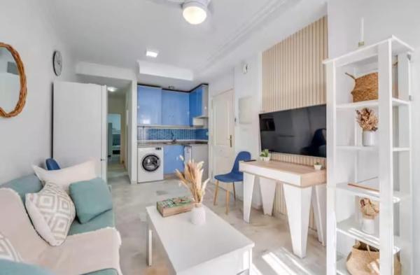 Apartment for sale in  Zona Puerto Deportivo, Fuengirola photo 4